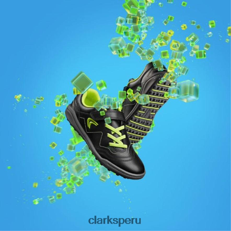 Black Award Fly Kid Black Clarks unisexo Clarks 40N4LX5956 negro