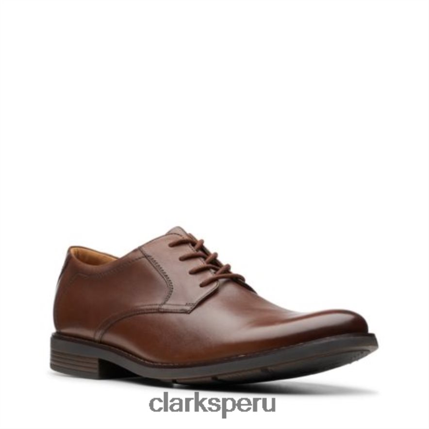 Clarks de cuero tostado oscuro con encaje Becken hombres Clarks 40N4LX4534 cuero bronceado oscuro