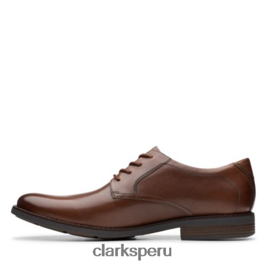 Clarks de cuero tostado oscuro con encaje Becken hombres Clarks 40N4LX4534 cuero bronceado oscuro