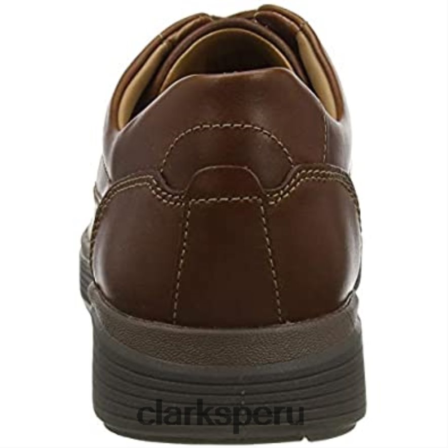Zapatos Oxford planos Clarks Un Abode Facility de cuero color canela oscuro para hombre hombres Clarks 40N4LX1475 cuero bronceado oscuro