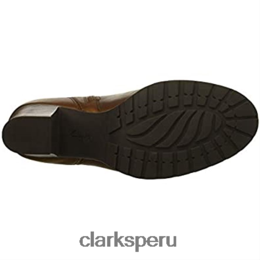 Bota de moda Clarks Verona Trish de cuero color canela oscuro para mujer mujer Clarks 40N4LX2216 cuero bronceado oscuro