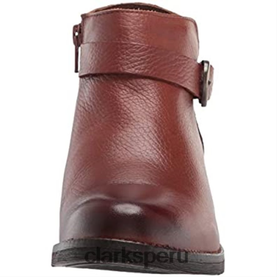 Bota de moda Clarks demi tono para mujer ante británico color canela mujer Clarks 40N4LX1514 gamuza bronceada británica