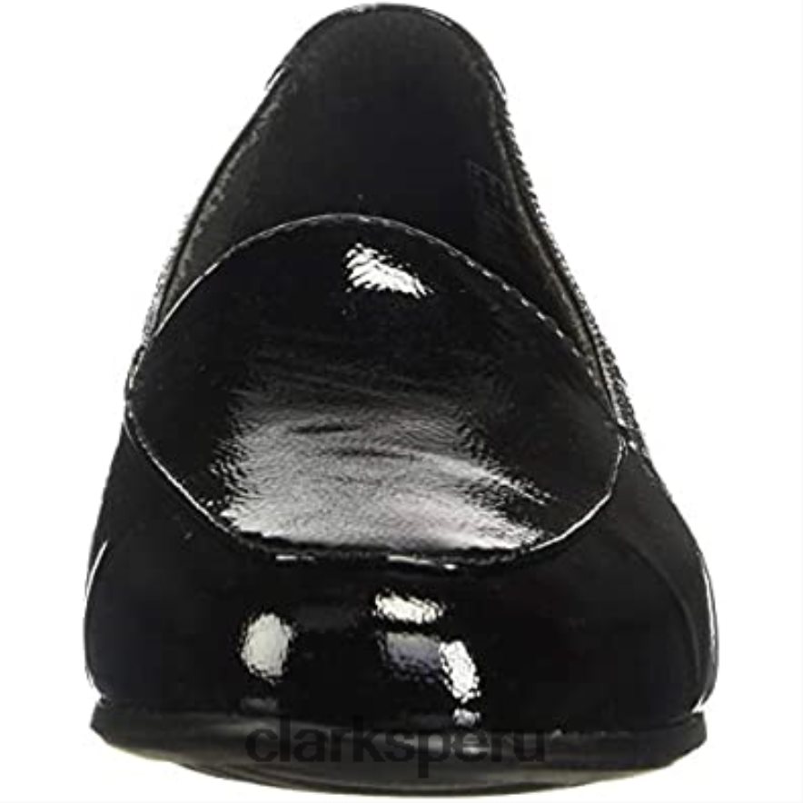 Mocasines Clarks Juliet Lora de charol negro para mujer mujer Clarks 40N4LX1569 charol negro