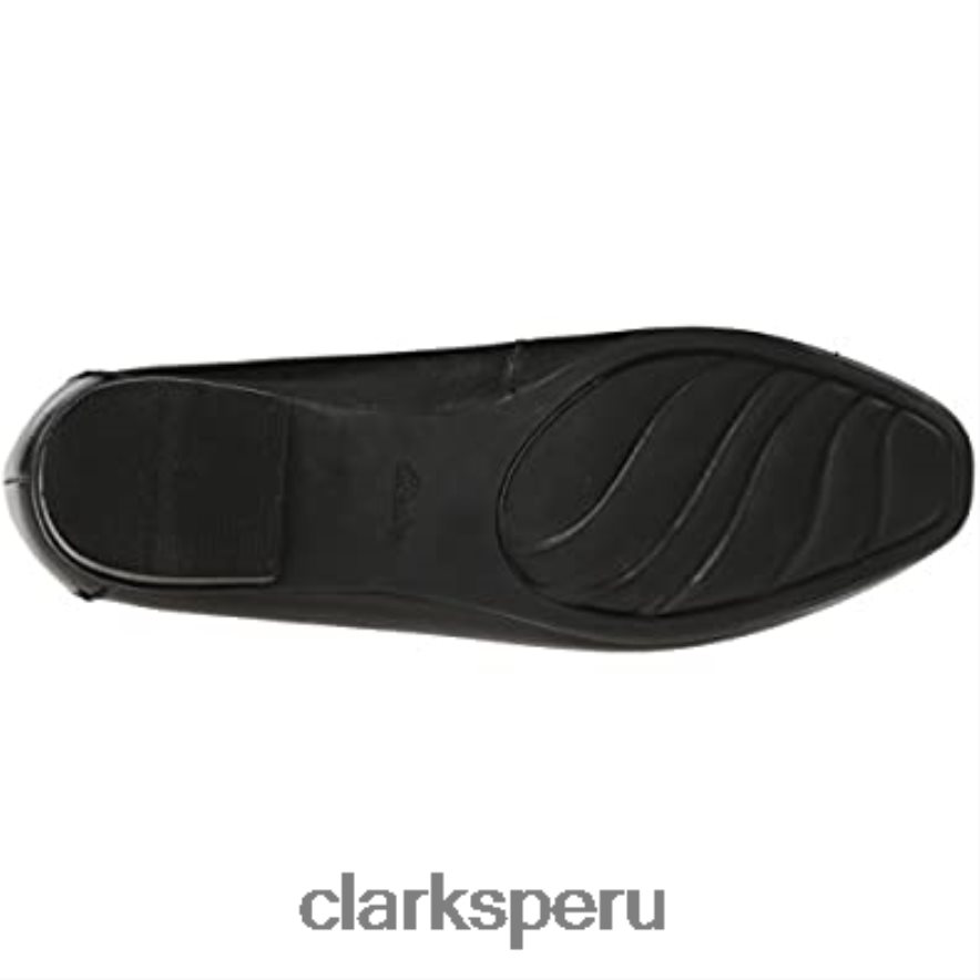 mocasines clarks keesha luca con puntera cerrada para mujer de cuero negro mujer Clarks 40N4LX2981 cuero negro