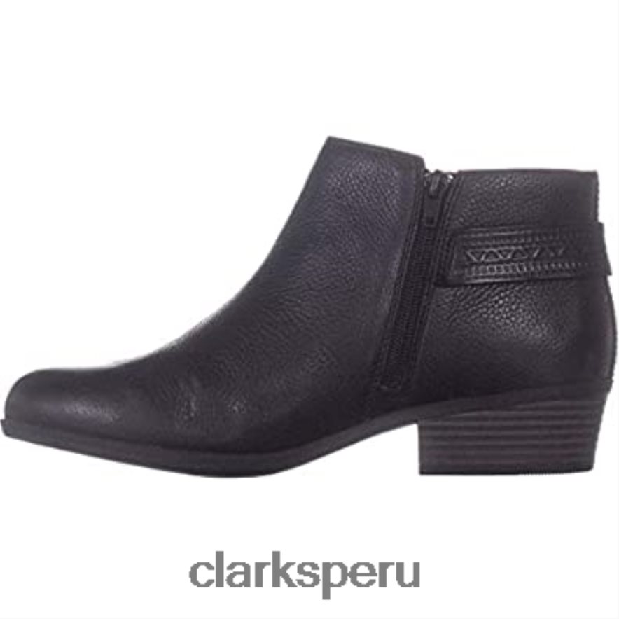 clarks addiy kara de cuero con punta almendra y negro para mujer mujer Clarks 40N4LX532 negro