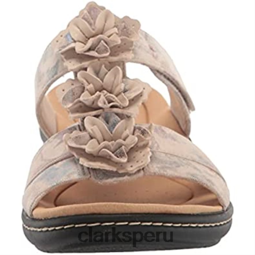 Sandalia plana Laurieann Judi para mujer Clarks Sand Interest mujer Clarks 40N4LX2917