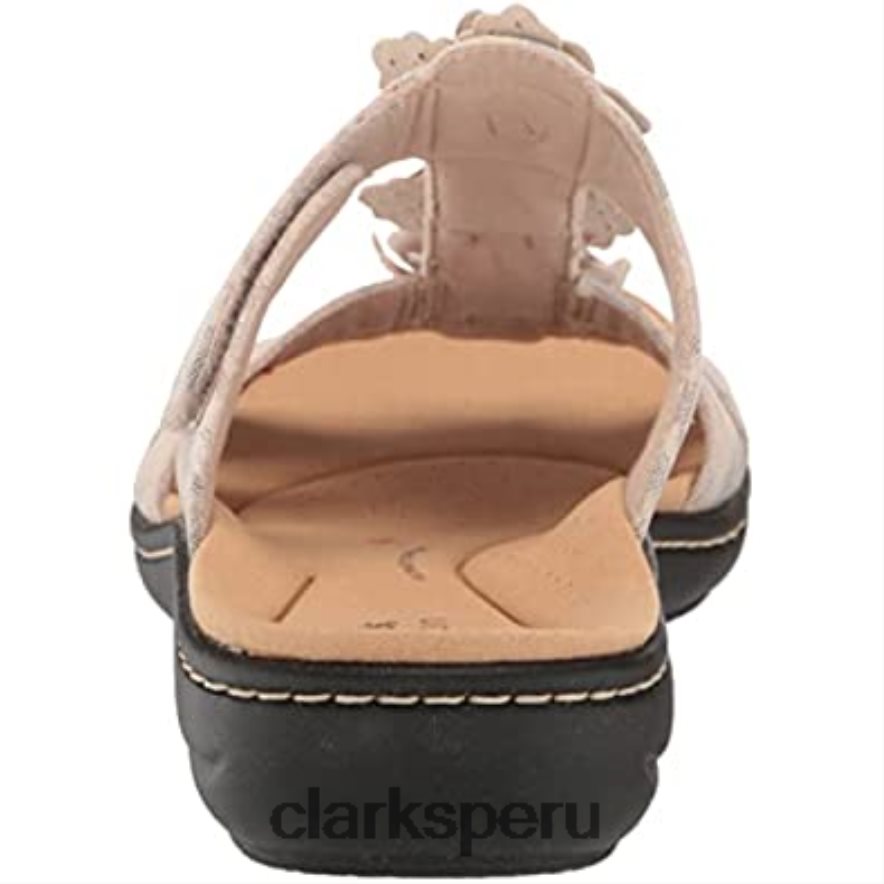 Sandalia plana Laurieann Judi para mujer Clarks Sand Interest mujer Clarks 40N4LX2917