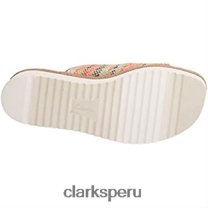 Sandalia tipo chancla Lana Beach para mujer, piel color canela natural, textil combi clarks mujer Clarks 40N4LX2806 Combinación textil de cuero marrón natural.