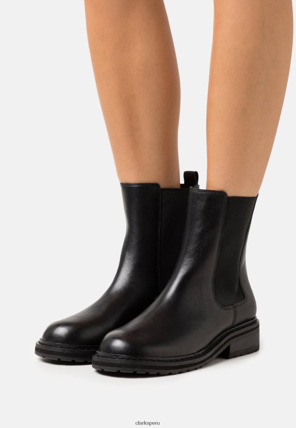 botines clásicos clarks tilham chelsea negros unisexo Clarks 40N4LX7067 negro